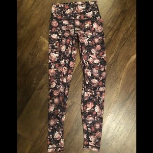 Wunder Under Hi-Rise Tight *Nulux
Peony Multi